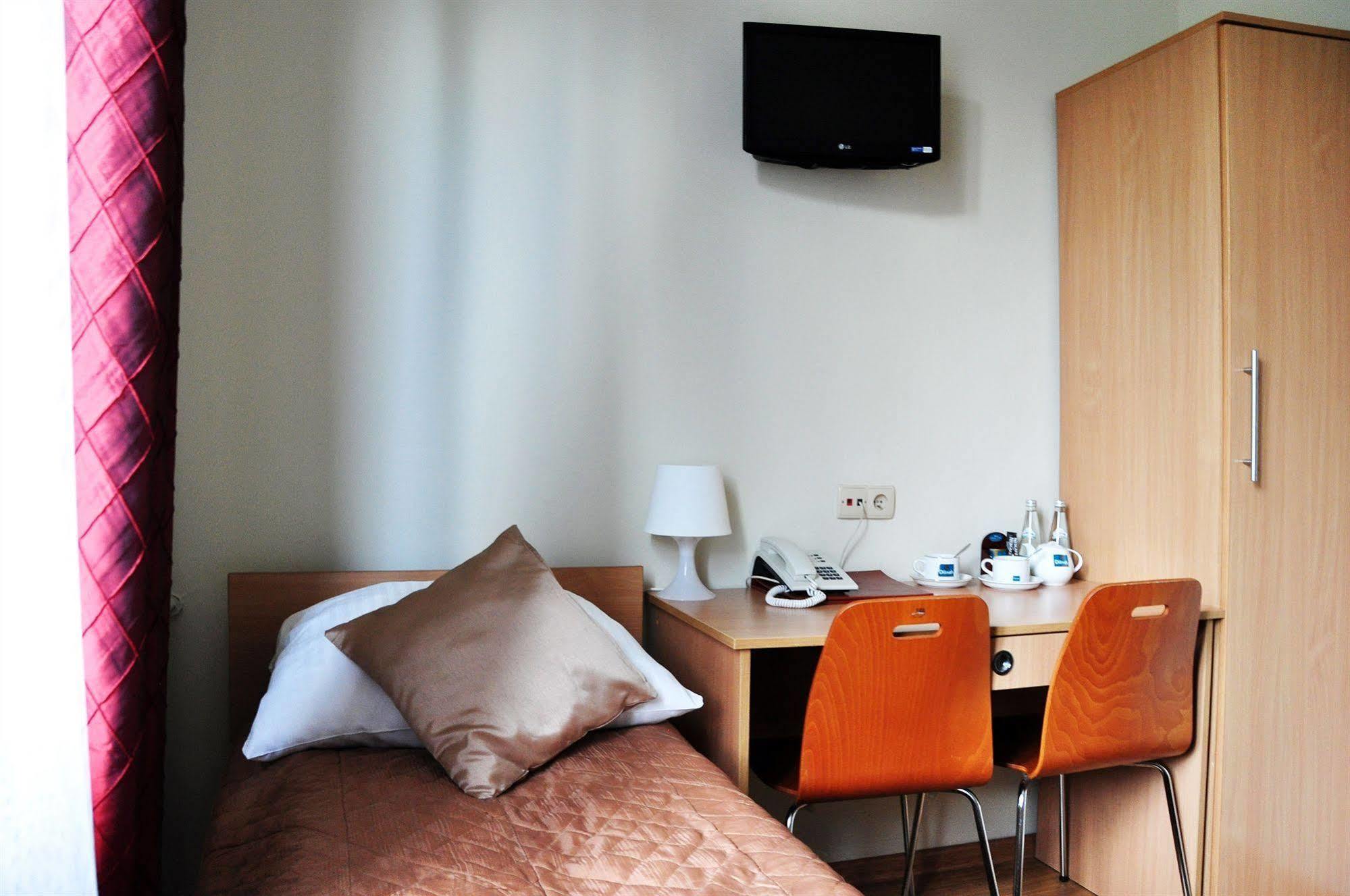 Maly Krakow Aparthotel Екстер'єр фото